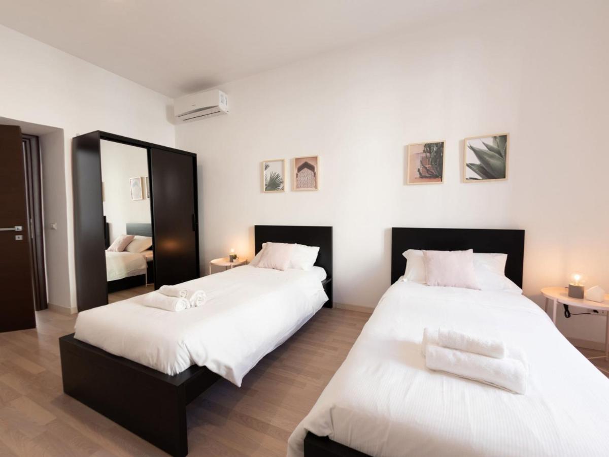 The Best Rent - Spacious Apartment Near Roma Termini Station 외부 사진
